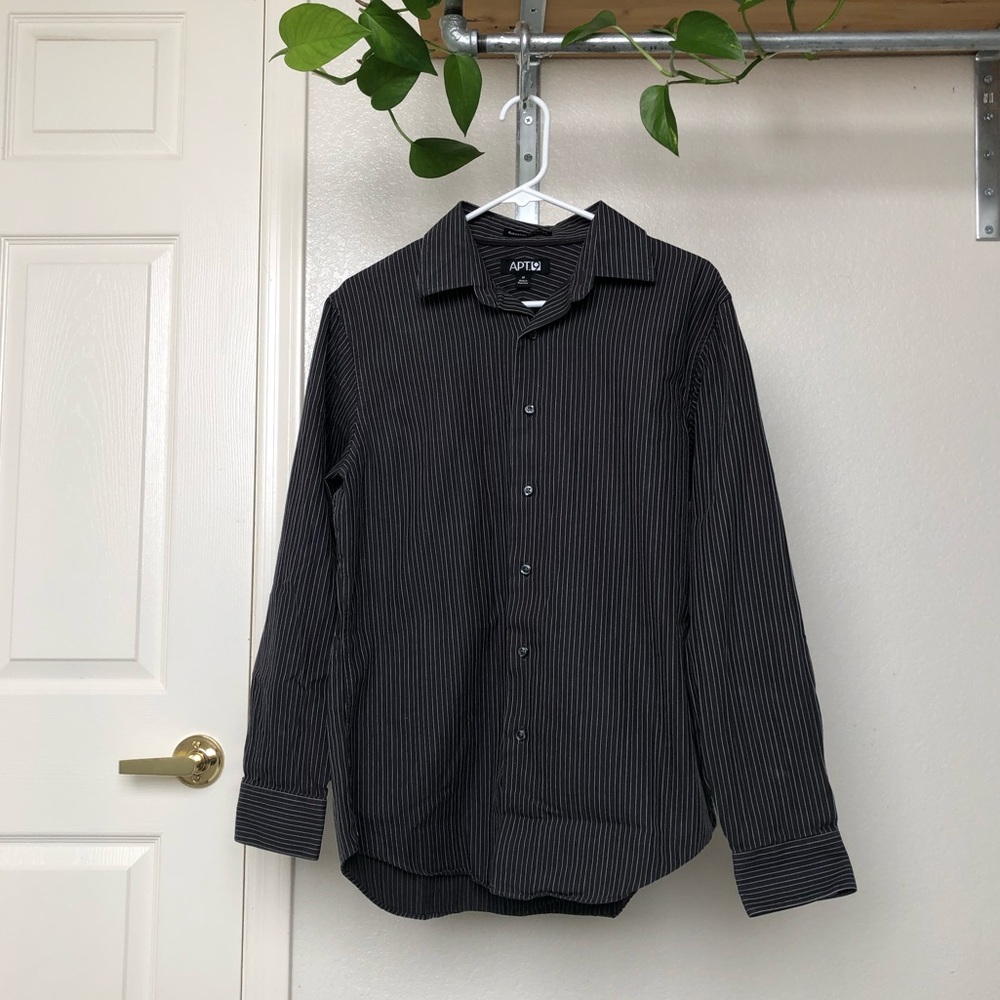 Apt 9 Black Pin Stripe Long Sleeve
